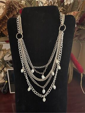 Avery Chain & Pearl Stella & Dot Necklacec